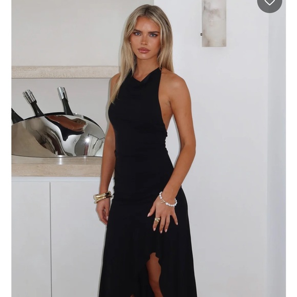 White Fox Boutique Dresses & Skirts - BNWT White Fox Black Halter Maxi Dress - Sleek Evening Dress